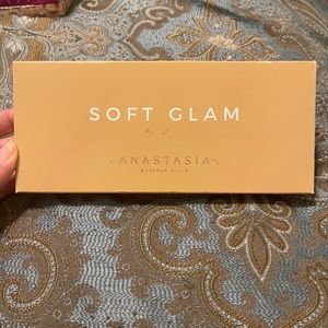 Eyeshadow palette